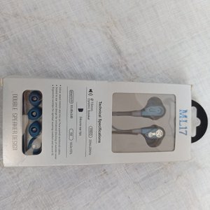 Cuatro auriculares diferentes, en sus estuches original. - imagen 6