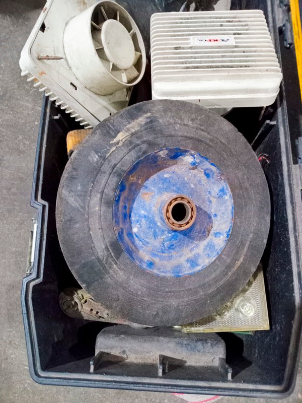 Cajón de herramientas y accesorios - imagen 2