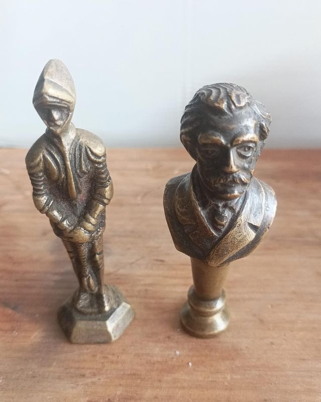 Lote anterior: Dos sellos de lacre antiguos en metal, con figuras clásicas