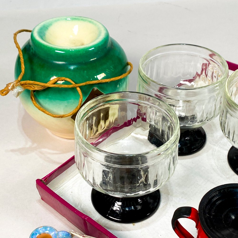 Vasos, Azucareros y Adornos de Vidrio y Plástico - imagen 3