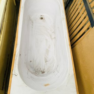 Lote siguiente: Bañera de Fibra de Vidrio con Detalles