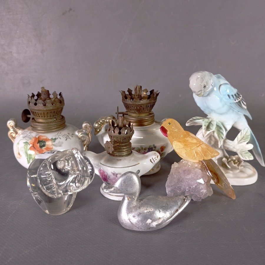Colección de Adornos Decorativos en Vidrio, Porcelana y Piedra