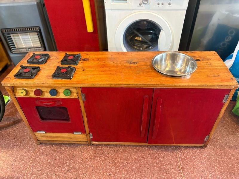 Juego infantil de madera bajo mesada - imagen 2