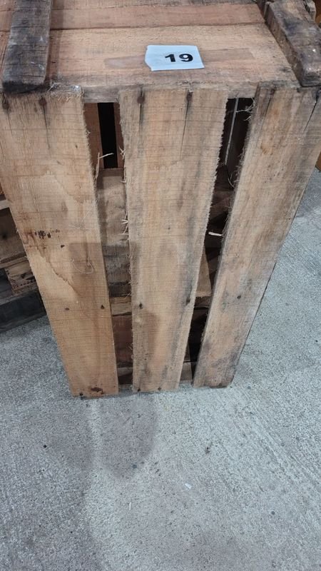Caja de madera en buen estado - imagen 1