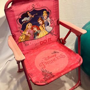 Set Infantil: Pelota Inflable Cartoon Network y Sillas Plegables Disney Princesas - imagen 4
