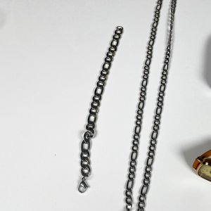Dos Relojes de Pulsera para Dama: Casio y Cadena con Pulsera Metálica - imagen 5