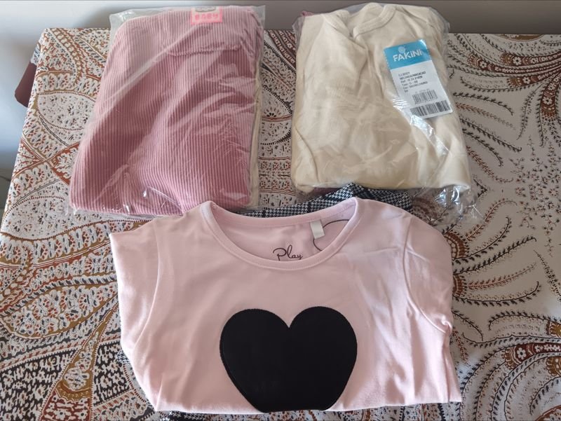 Ropa para bebés con conjunto de ropa y accesorios - imagen 3