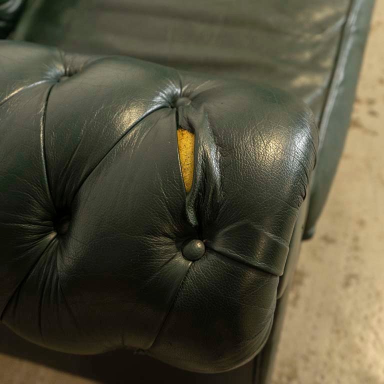 Sofá tipo Chesterfield capitoneado de cuatro cuerpos - imagen 3