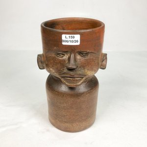 Lote siguiente: Florero de Cerámica con Rostro Humano, 20 cm