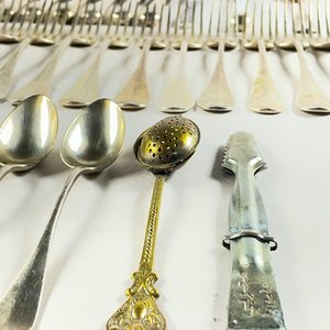 Set de 30 Piezas Christofle y Metal: Tenedores, Cucharas Soperas, Colador y Cuchillas - imagen 4