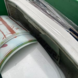 Lote de Repuestos para Baño: Tapas de Cisterna y Plafones de Luz - imagen 5