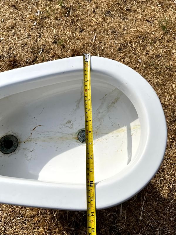 Juego de Baño Olmo de Loza Blanca: Lavatorio con Pedestal – Bidet – Inodoro y Antiguo Bidet de Loza Cisterna de Plástico - imagen 11