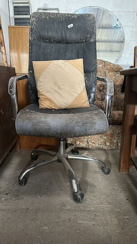 Silla de escritorio con averías