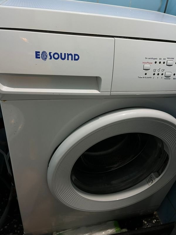 Lavarropas E Sound con sistema de sonido