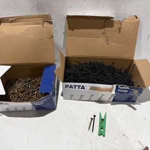 Lote siguiente: Lote de Tornillos para Madera y Yeso