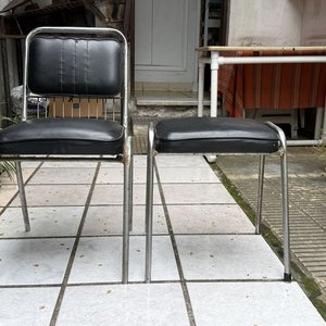 Silla y Banco Tapizado Negro con Estructura Cromada - imagen 2
