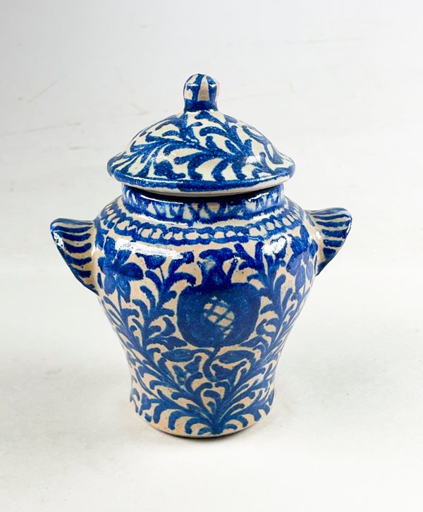Lote siguiente: Potes de cerámica azul y blanco para decoración