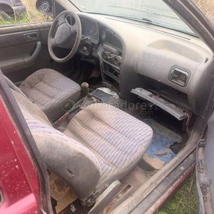 Volkswagen Gol 3 Puertas Rojo - Vehículo para Repuestos o Proyecto - imagen 3