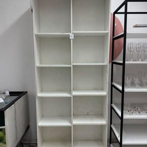 Estantería Vertical Blanca con Reparticiones y Luces - imagen 2