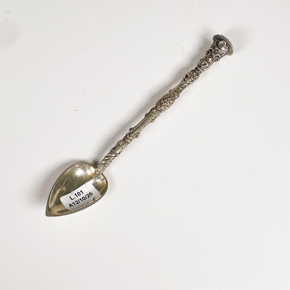 Cuchara Antigua de Colección en Plata con Cabo Labrado