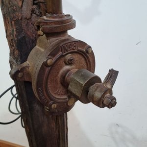 Lámpara de Pie Rústica con Tronco Natural, Hierro y Bronce - imagen 3