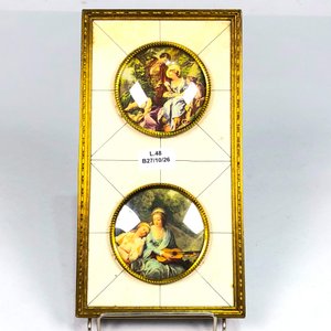 Cuadro Doble con Moldura de Bronce y Motivo de Personajes - imagen 2
