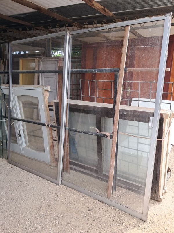 Lote anterior: Ventanas de aluminio sin marco