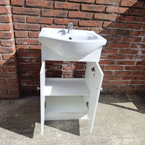 Mueble de Baño Blanco con Bacha y Grifería Monocomando - imagen 4