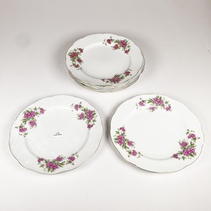 Lote anterior: Seis Platos Llanos de Loza con Decoración Floral Rosa y Borde Dorado