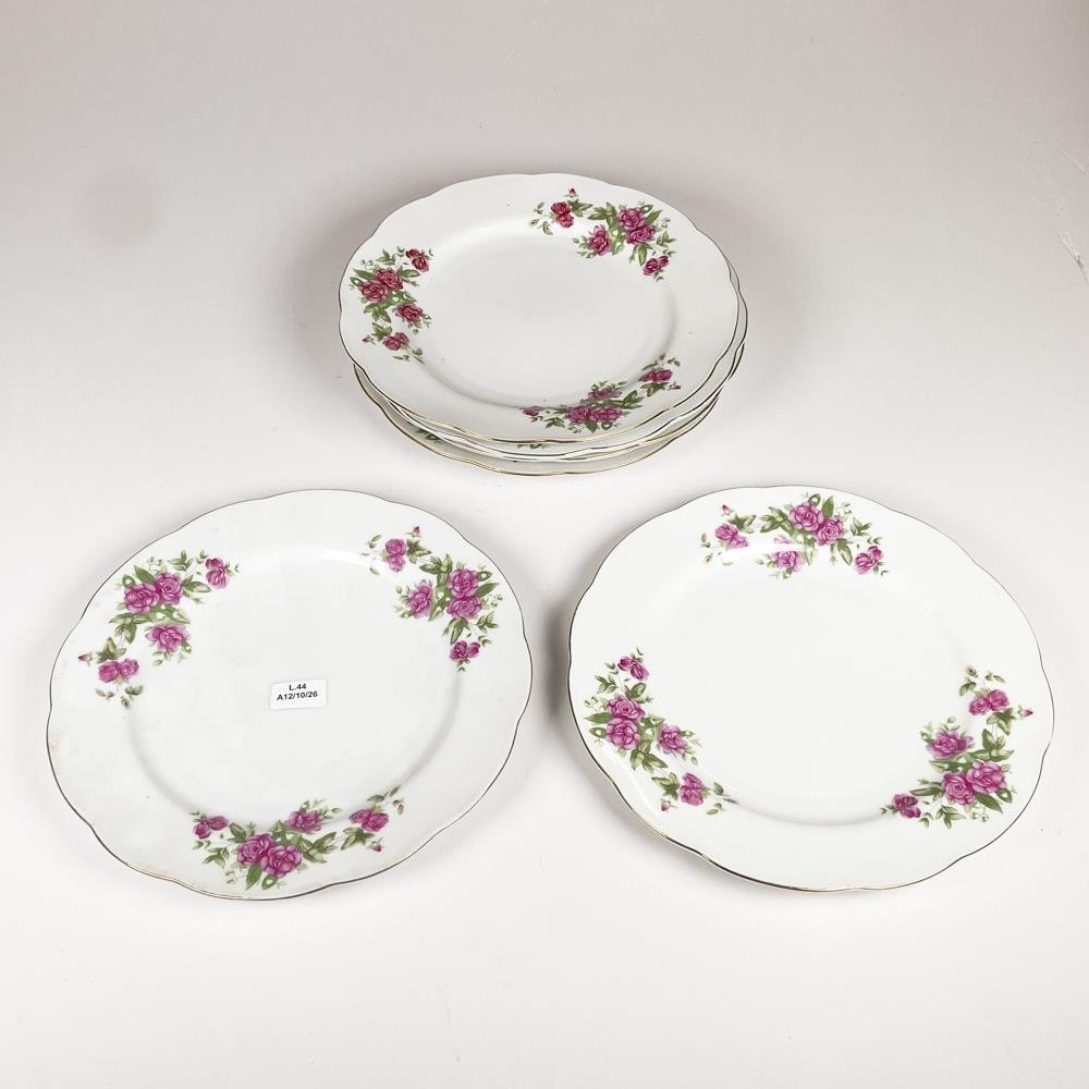 Seis Platos Llanos de Loza con Decoración Floral Rosa y Borde Dorado
