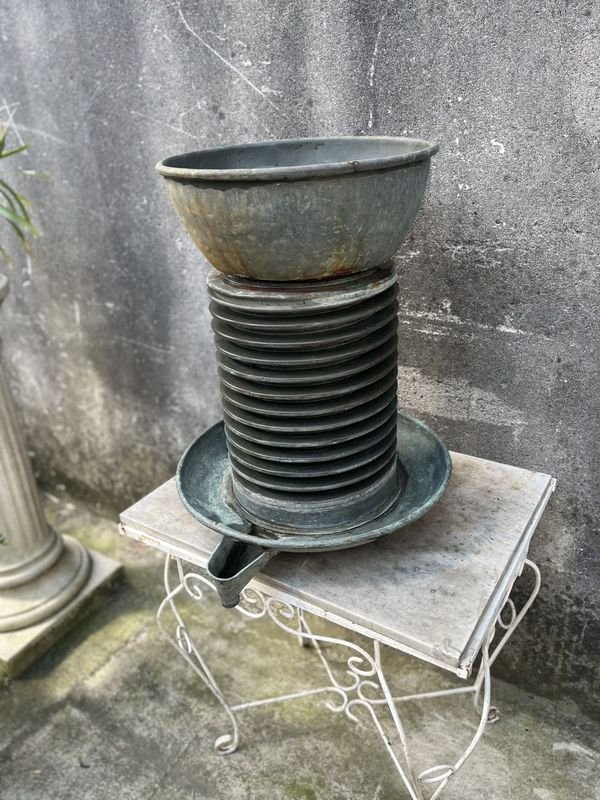 Antigua desnatadora de cobre macizo para decoración - imagen 3