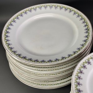 Conjunto de 42 piezas de porcelana Limoges: platos hondos, llanos, medianos y chicos - imagen 6