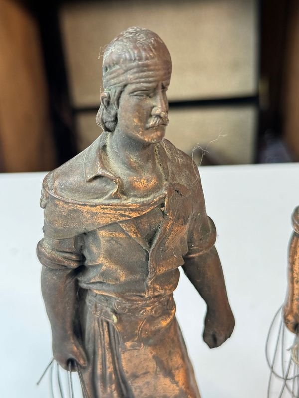 Figuras de gauchos en cobre, excelente condición - imagen 4
