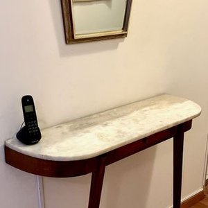 Consola Antigua Estilo Americano con Tapa de Mármol y Espejo Biselado - imagen 2
