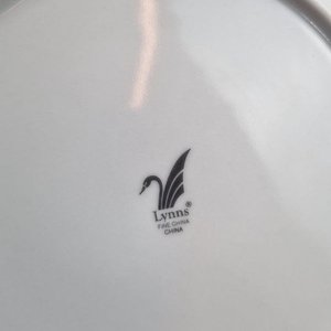 Juego de Loza Lynns Fine China: Tetera, Azucarera, Lechera, Tazas y Platos con Flores - imagen 4