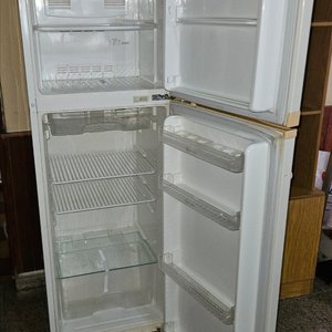 Heladera James Blanca con Freezer - Motor Prende, No Enfría - imagen 3