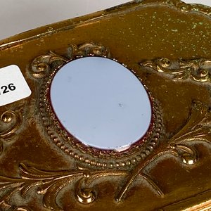 Cofre Alhajero Metálico Dorado con Camafeos y Placa Central - imagen 4