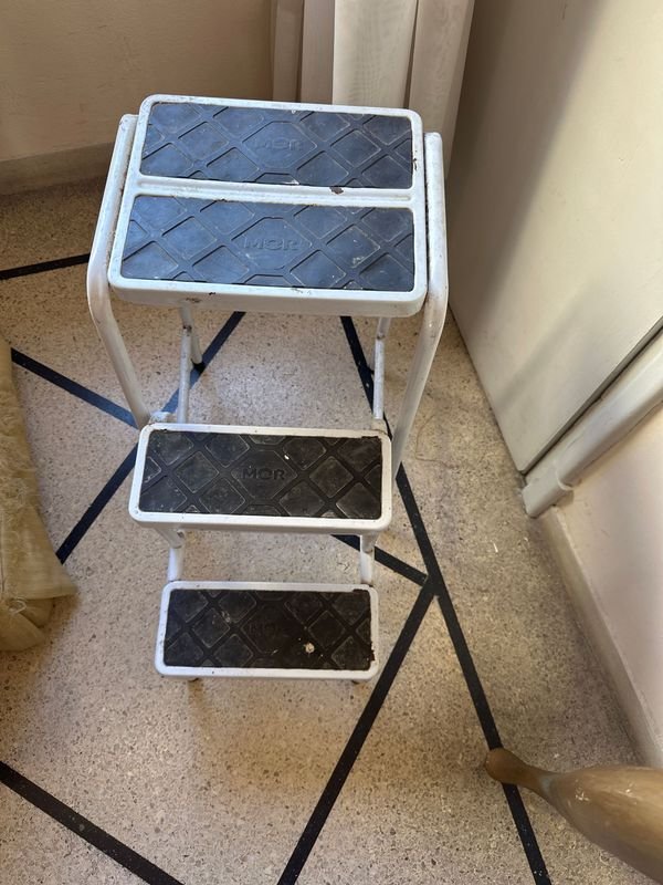 Item 896079 - Image 1