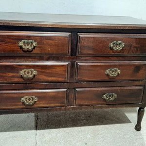 Lote anterior: Cómoda Provenzal de Madera con 6 Cajones y Herrajes de Bronce