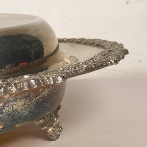Bandeja y Centro Metálico Labrado con Tapa - Metalart Rep. France - imagen 3