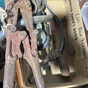 Lote siguiente: Herramientas Varias de Corte y Reparación