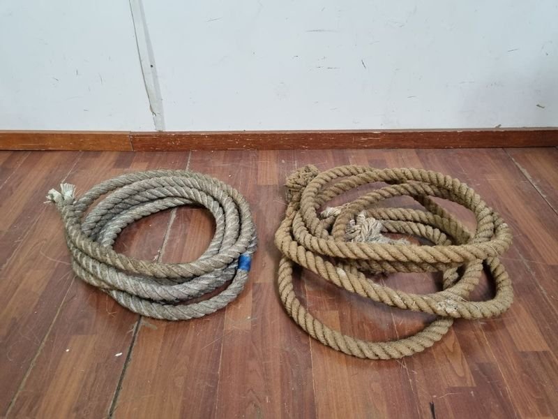 Dos Tramos de Cuerda Gruesa (Gris y Natural) - 6.5 Metros Cada Una