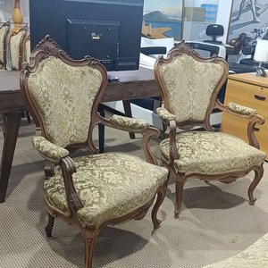 Par de Poltronas Luis XV Estilo Rococó en Madera Tallada y Tapizado Jacquard - imagen 4