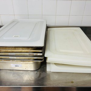 Set de 7 Cubetas Gastronómicas de Acero Inoxidable con Tapas Plásticas - imagen 1