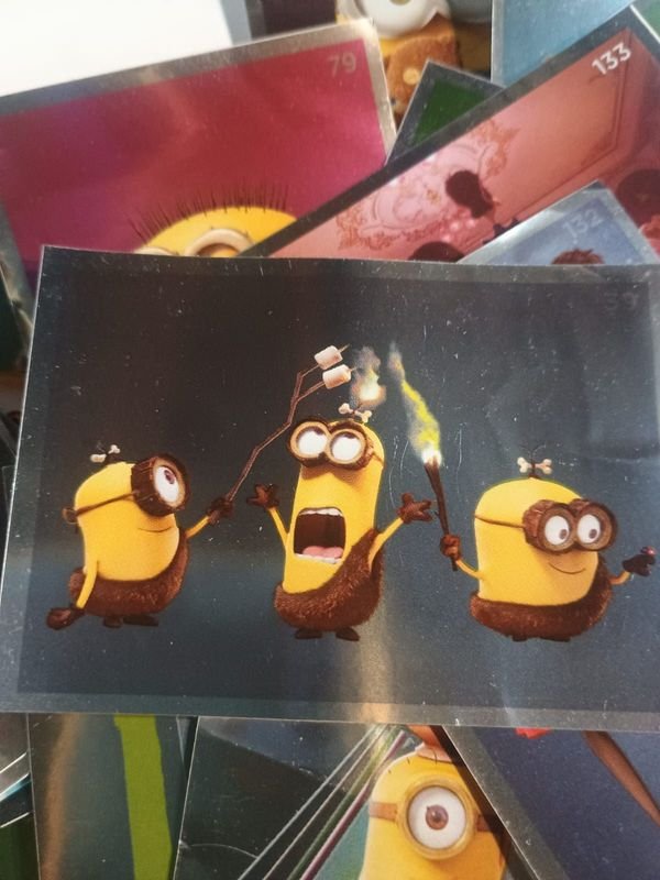 Lote de 40 figuritas posteadas de los Minions - imagen 6