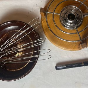 Olla para Fondue Completa con Soporte de Madera y Pinchos - imagen 5