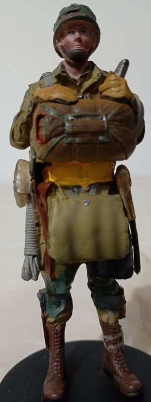 Figura de plástico de un paracaidista de la 101ª División Aerotransportada - imagen 5