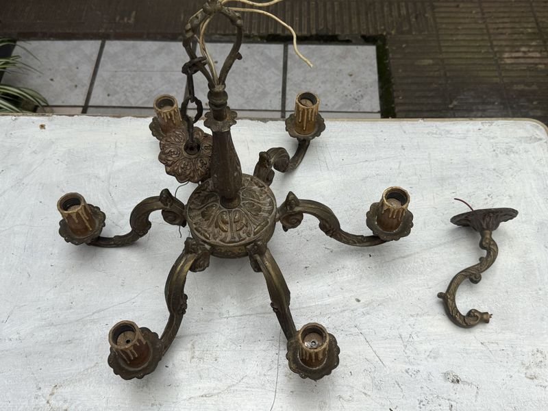 Candelabro de Techo Antiguo de Bronce con 6 Brazos Ornamentales