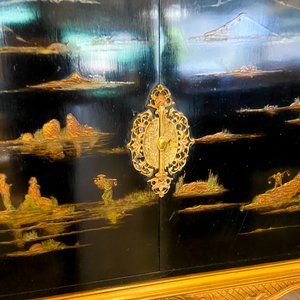 Mueble Chinoiserie Negro con Detalles Dorados y Patas Estilo Luis XV - imagen 2