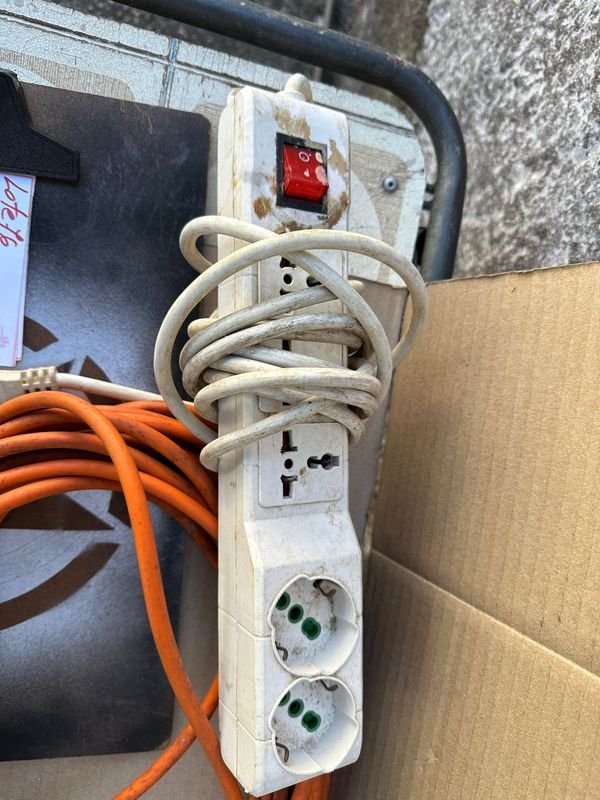 Alargues con zapatillas y extensiones eléctricas - imagen 2